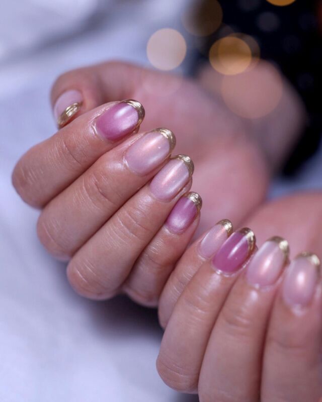 #ミラーフレンチネイル 

ベースはマグネットジェル
@emena_nail.official  0040
@enoi___official  46

𑁍𓏸𓈒𓂃𓂃𓂃𓂃𓂃𓂃𓂃
⁡
𝑁𝑎𝑖𝑙 𝐴𝑡𝑒𝑙𝑖𝑒𝑟 𝑅𝑖𝑐ℎ𝑒
柏駅西口 徒歩5分
爪の育成/フィルイン/上品アート
⁡
ご相談・ご予約は𝐿𝐼𝑁𝐸@
『＠𝑟𝑖𝑐ℎ𝑒.𝑛𝑎𝑖𝑙』
@マークから含めて𝐼𝐷検索
⁡
または𝑇𝑒𝑙
☏ 080-2137-0212

☑︎自爪育成がしたい方
☑︎深爪をどうにかしたい方
☑︎大人可愛い上品アートが好きな方

お待ちしてます😊
⁡
𑁍𓏸𓈒𓂃𓂃𓂃𓂃𓂃𓂃𓂃
⁡
#ネイルサロン柏
#柏ネイルサロン
#自爪育成サロン柏
#フィルインサロン柏 
#肌馴染みネイル
#上品ネイル
#マグネットネイル