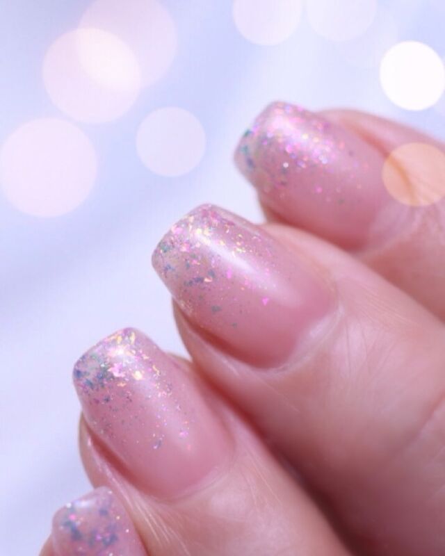 @riche.nail 上品・大人の褒められデザイン💅🏻

キラキラフレークのグラデーション♡

上品なネイルデザインを楽しみながら
爪の育成ができる柏のネイルサロンです✨

𑁍𓏸𓈒𓂃𓂃𓂃𓂃𓂃𓂃𓂃
⁡
柏の深爪・自爪育成サロン Riche(リッシェ)
千葉県柏市あけぼの4-4-5
コンフォート203

⁡
ご相談・ご予約は𝐿𝐼𝑁𝐸@から
プロフィール下のリンクで友達追加 ☺︎

☑︎自爪育成で褒められる手元になりたい方
☑︎爪を傷めないジェルネイルがしたい方
☑︎大人可愛い上品アートが好きな方

お待ちしてます☺︎
⁡
𑁍𓏸𓈒𓂃𓂃𓂃𓂃𓂃𓂃𓂃

#自爪育成柏
#爪育サロン柏
#ネイルサロン柏
#ラメグラデーションネイル